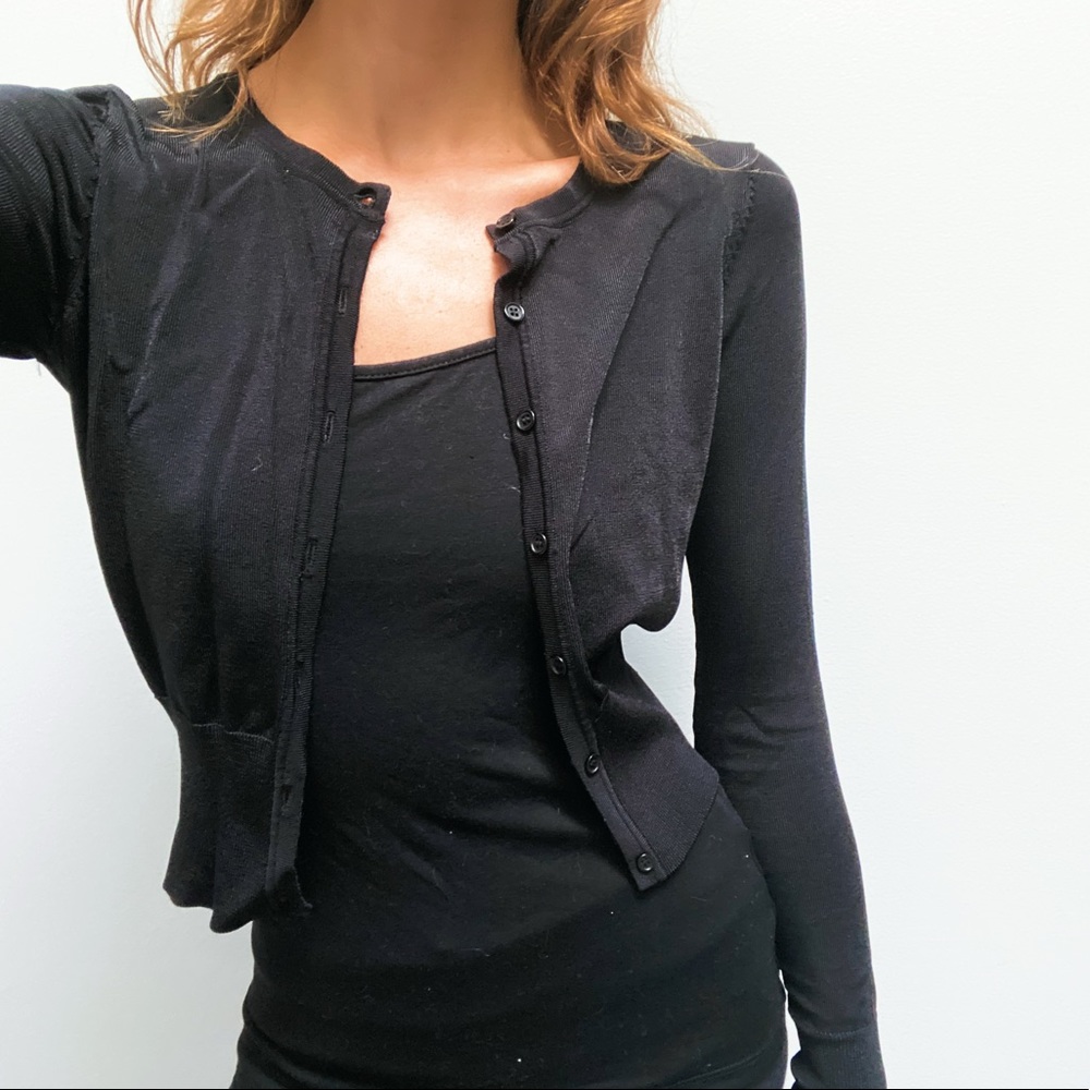 Cropped Button Down Blouse - Picture 2 of 5